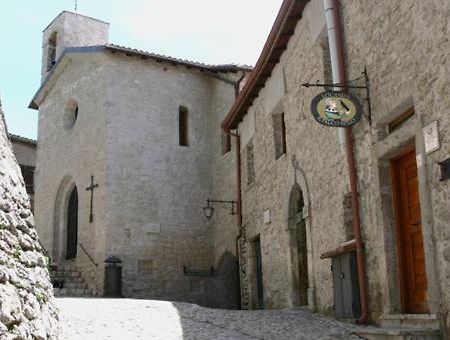 Locanda Il Falco Nero Fumone Eksteriør billede