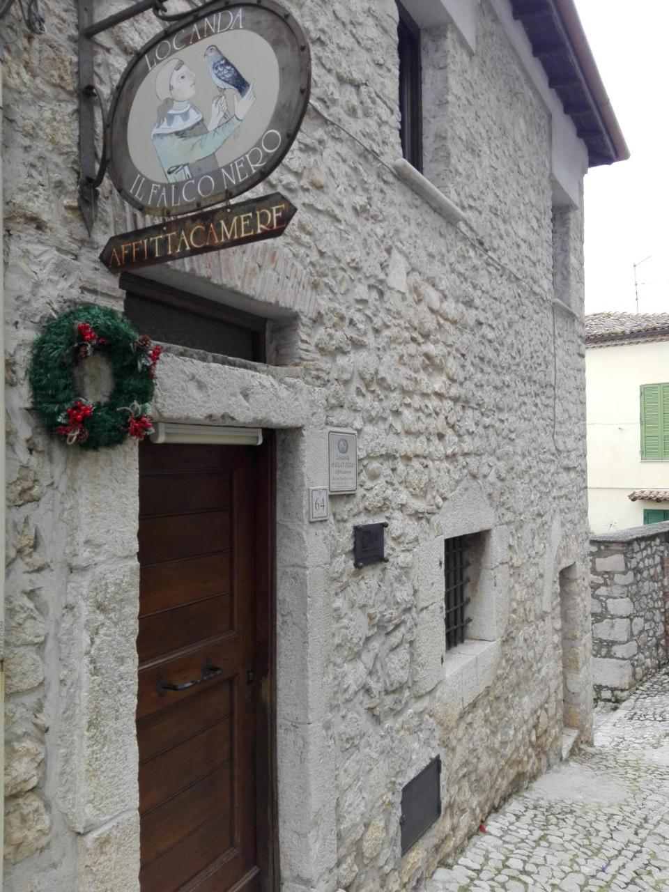 Locanda Il Falco Nero Fumone Eksteriør billede